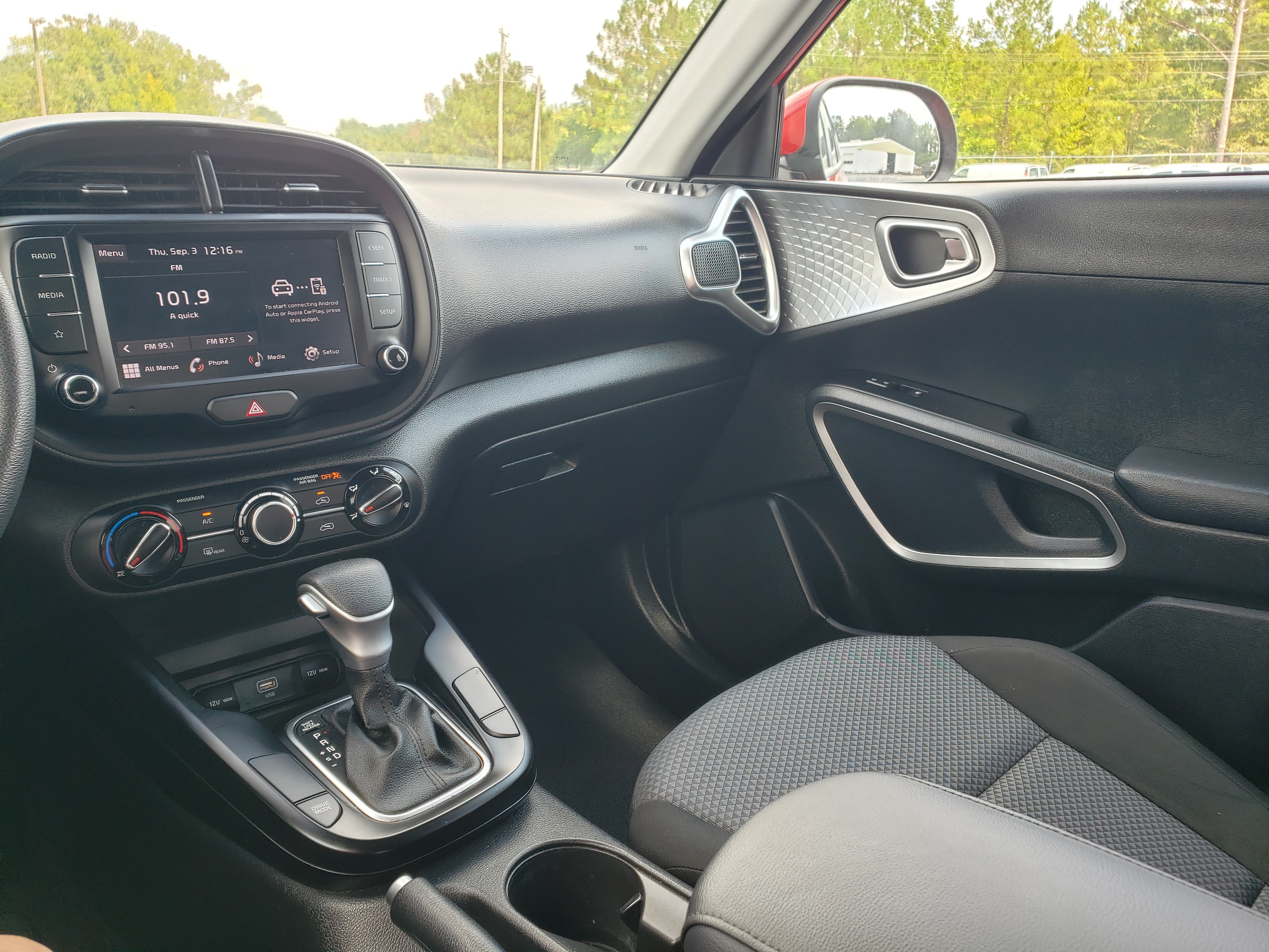 Used 2023 Kia Soul LX FWD image 20