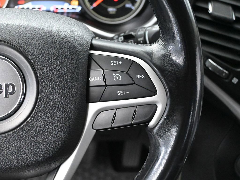 Used 2015 Jeep Cherokee Trailhawk image 28