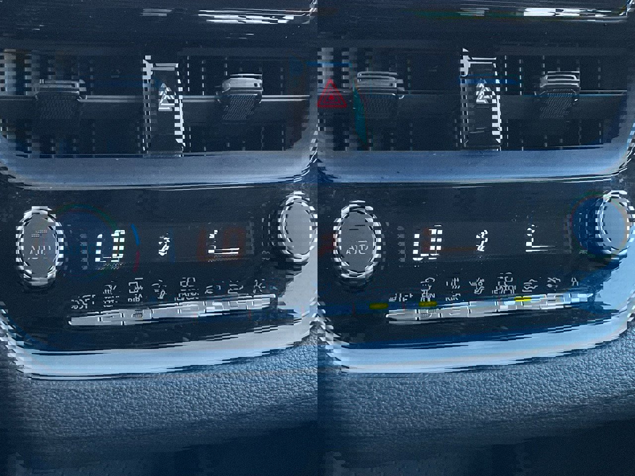 Used 2024 Toyota Corolla LE image 31