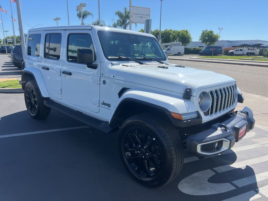 Used 2025 Jeep Wrangler Unlimited Sahara AWD/4WD image 8