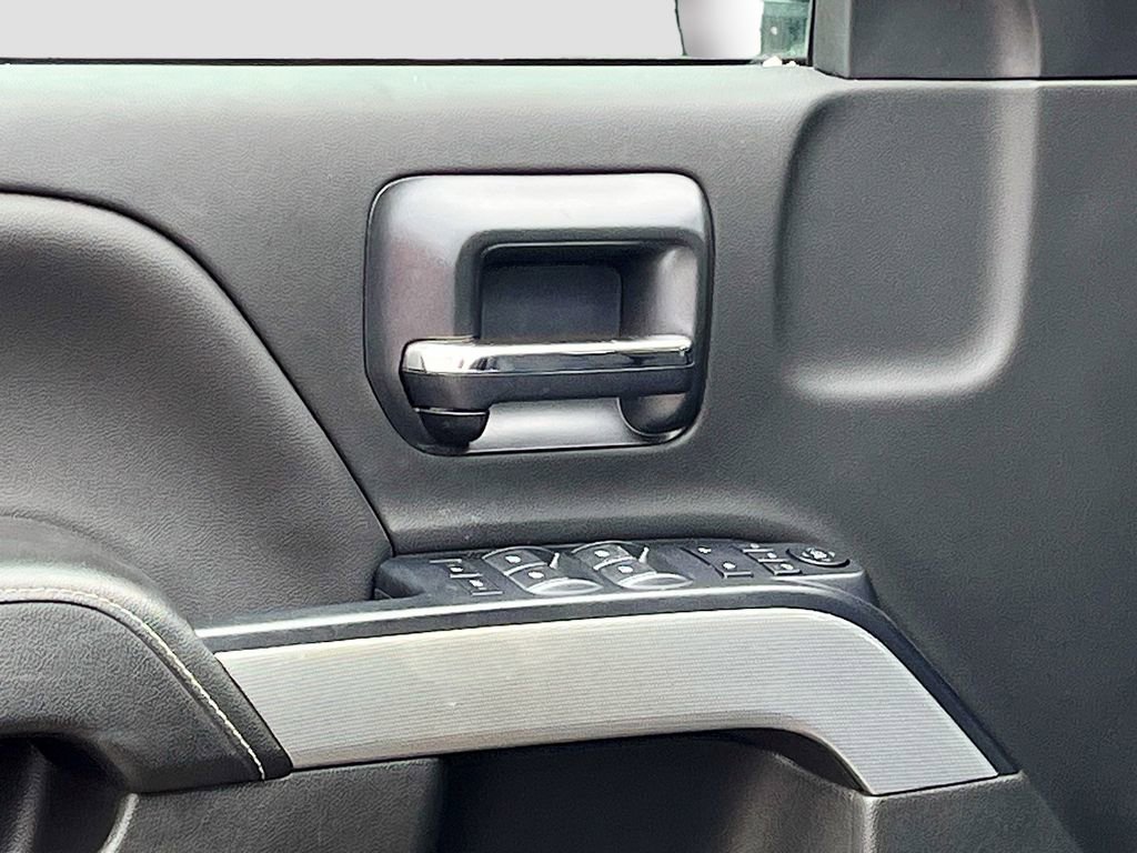 Used 2018 Chevrolet Silverado 1500 LT w/ All Star Edition image 4