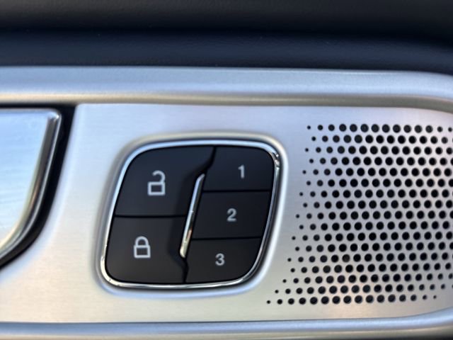 Certified 2022 Ford Explorer Platinum w/ Equipment Group 601A image 30