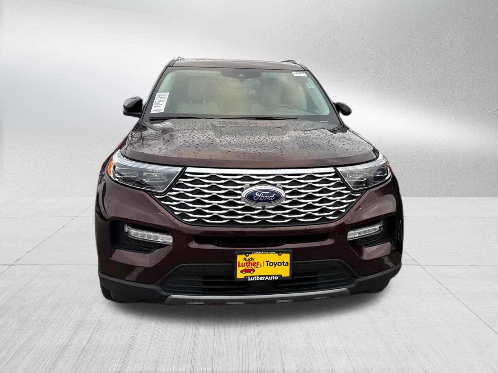 Used 2020 Ford Explorer Platinum image 2