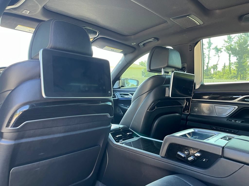 Used 2019 BMW 750i xDrive AWD/4WD image 26