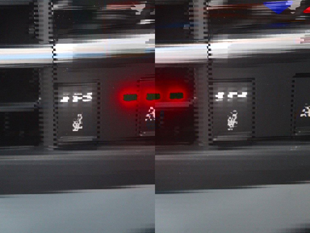 Used 2026 Toyota Sienna XLE image 29