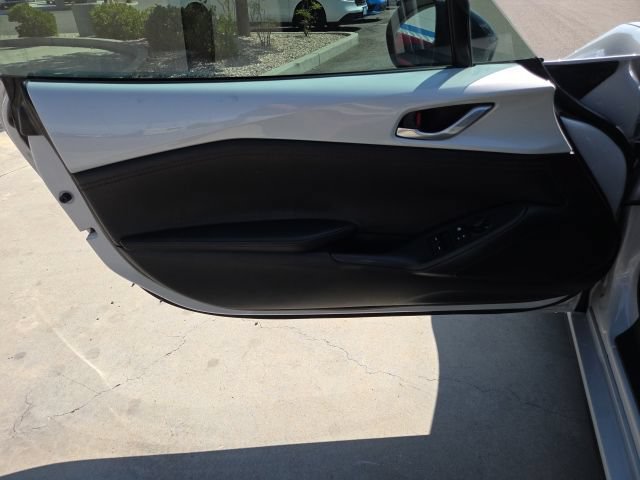 Used 2016 MAZDA MX-5 Miata Club RWD image 14