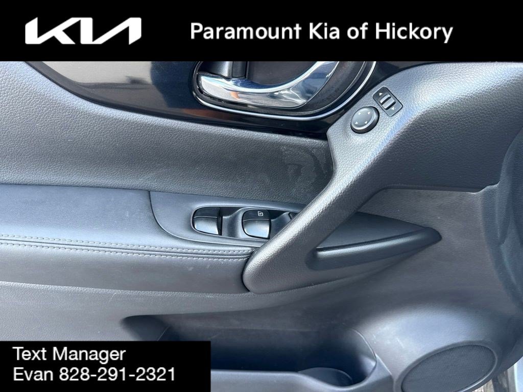 Used 2017 Nissan Rogue Sport SV FWD image 17