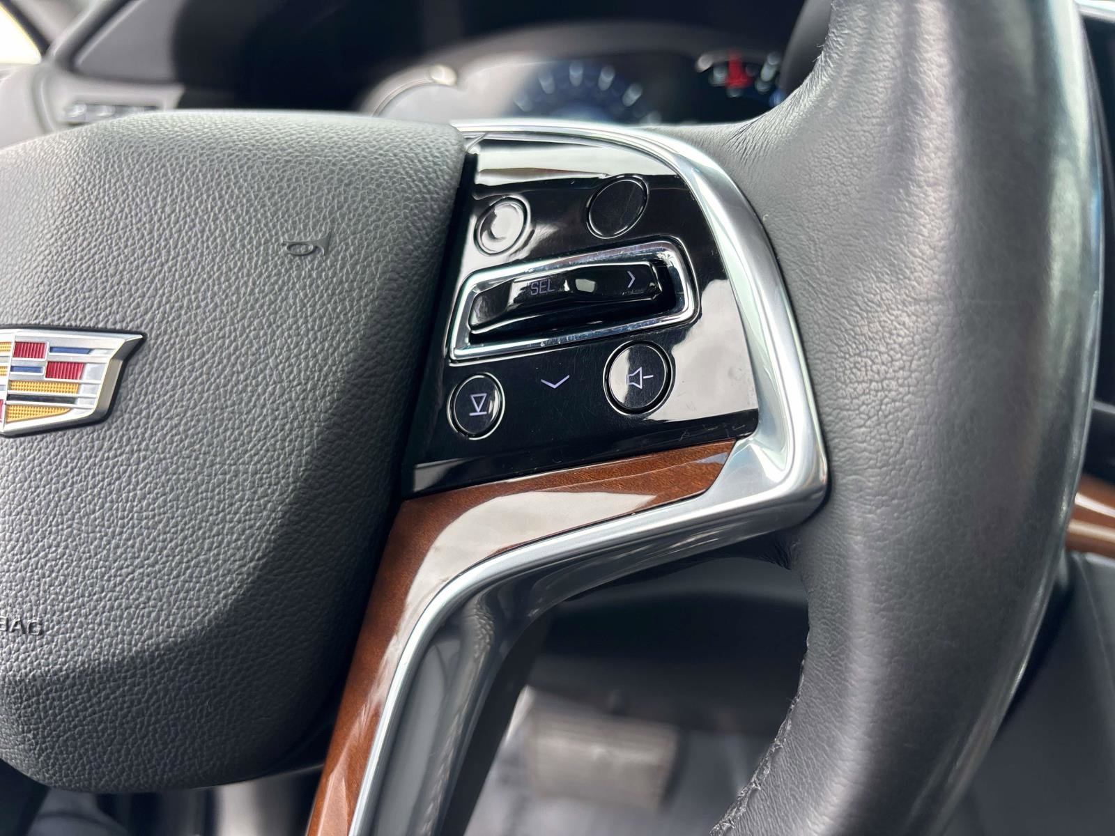 Used 2020 Cadillac Escalade Luxury image 25