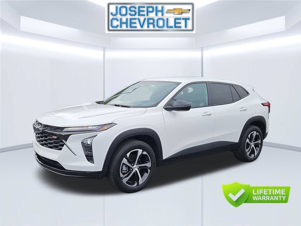 Used 2024 Chevrolet Trax RS FWD image 2