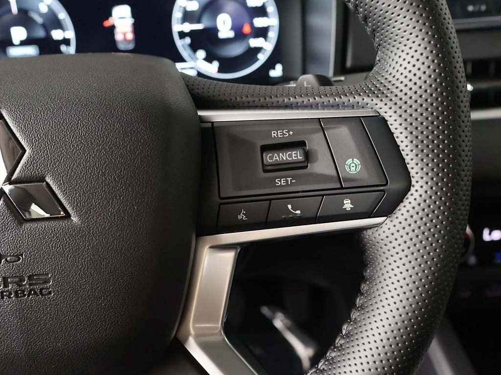 New 2025 Mitsubishi Outlander SEL image 43