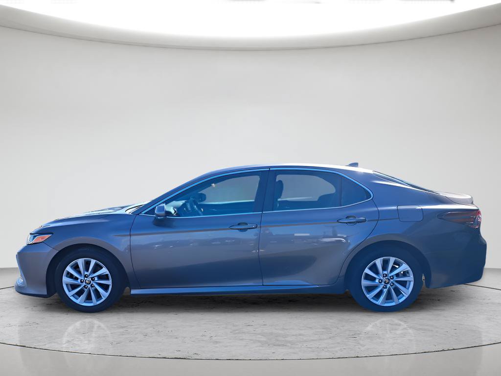 Used 2022 Toyota Camry LE w/ Convenience Package FWD image 2
