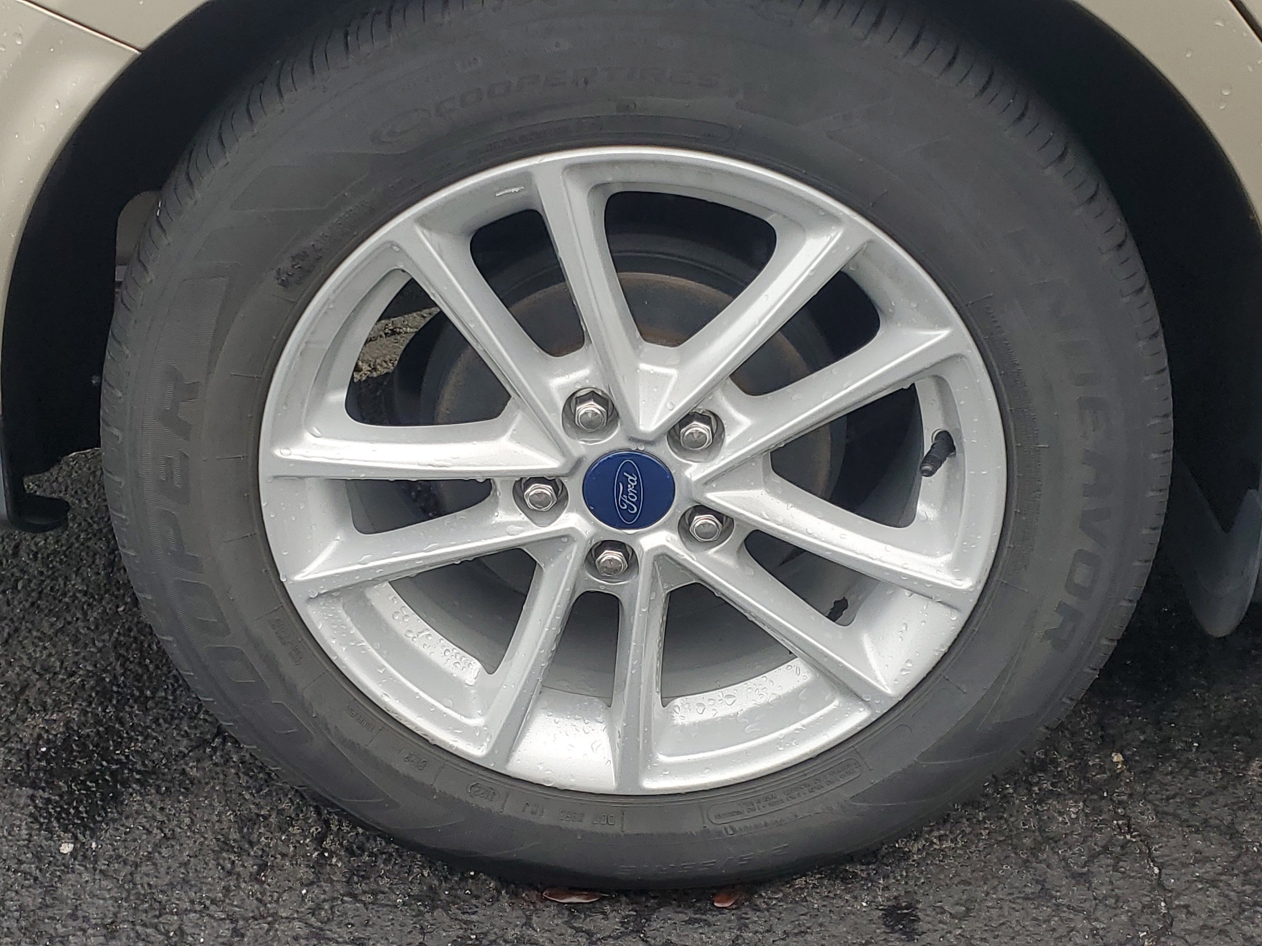 Used 2018 Ford Focus SE FWD image 4