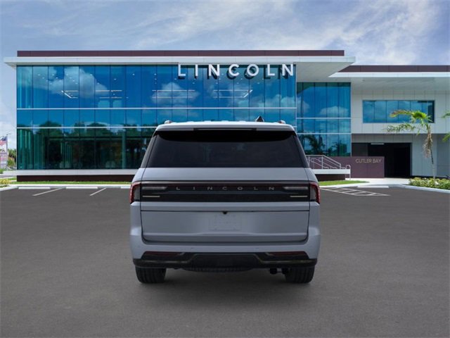 New 2025 Lincoln Navigator Reserve w/ Jet Appearance Package image 5