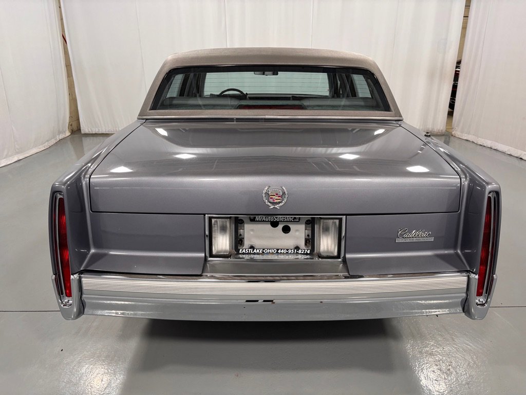 Used 1990 Cadillac Fleetwood Sedan image 6