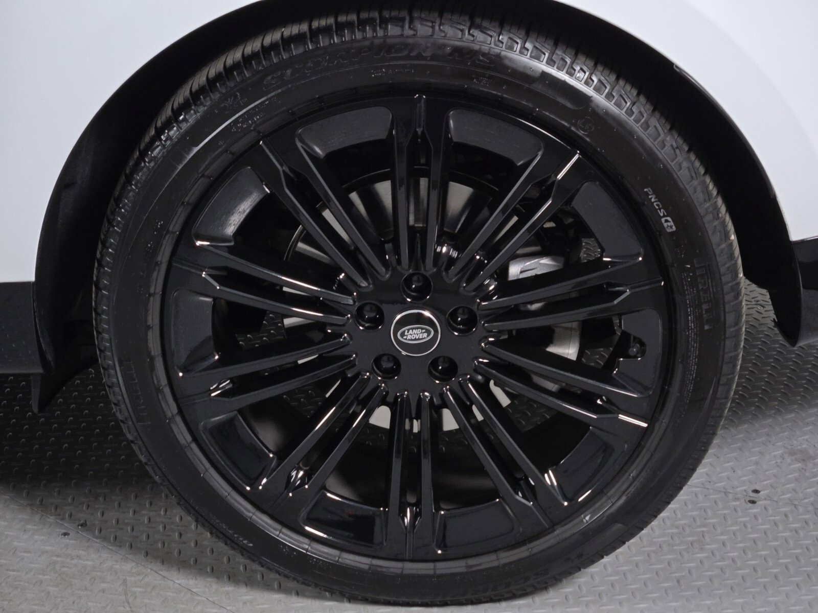 Used 2025 Land Rover Range Rover Long Wheelbase SE image 10