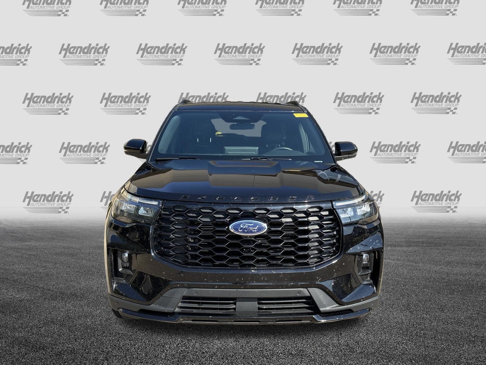 Used 2025 Ford Explorer ST-Line AWD/4WD image 3
