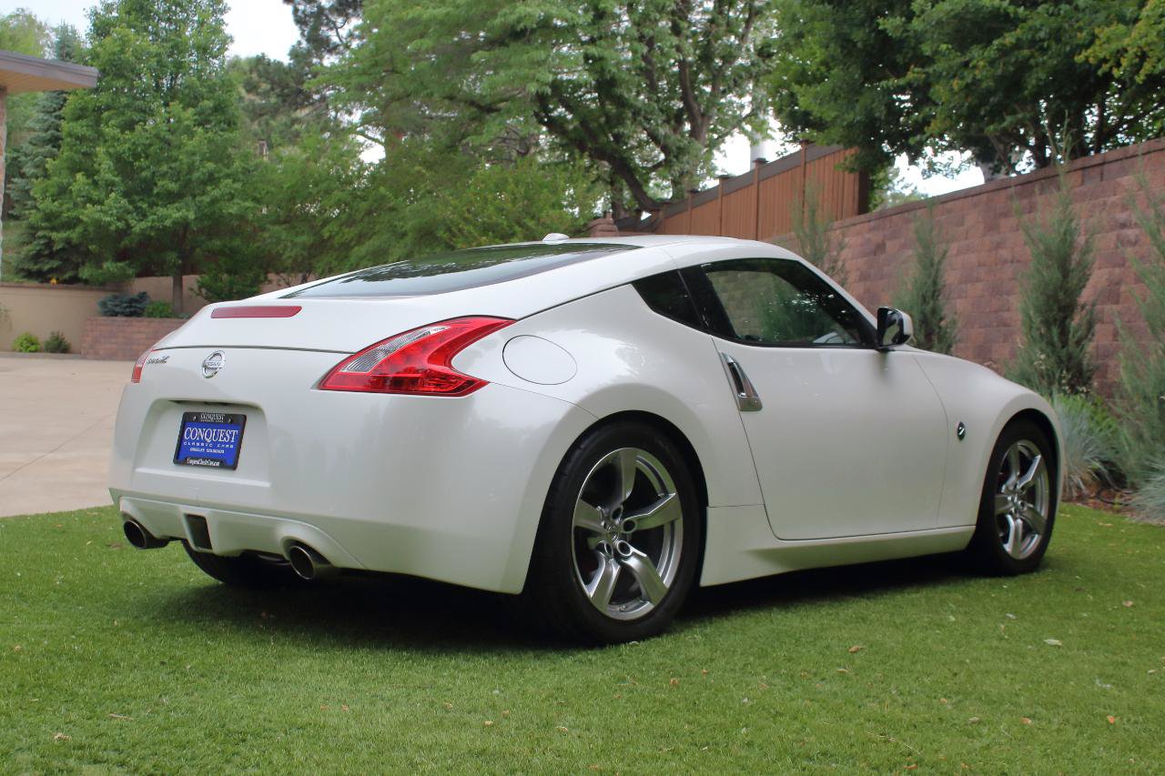 Used 2009 Nissan 370Z Touring RWD image 23
