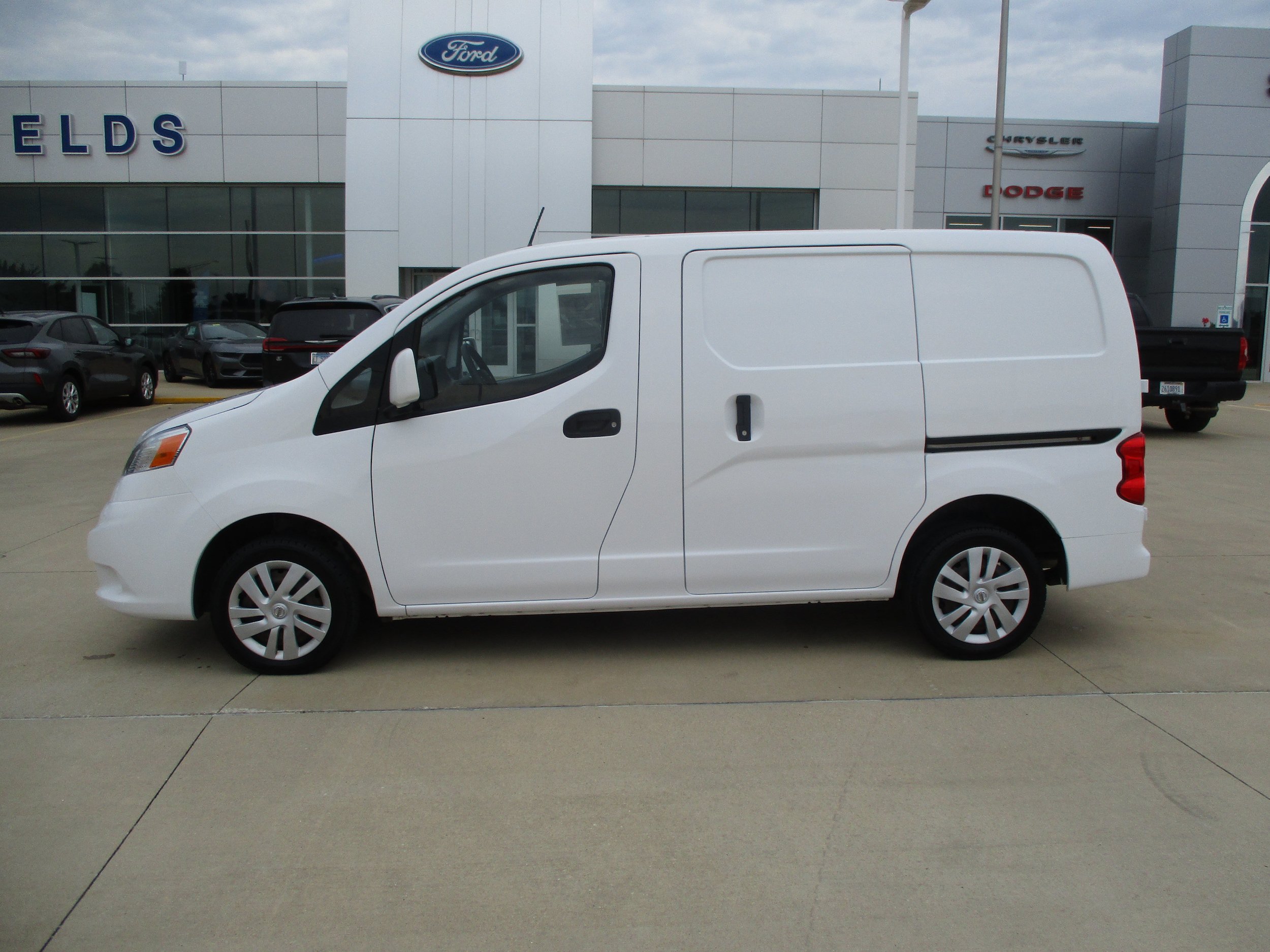Used 2020 Nissan NV200 SV FWD image 2