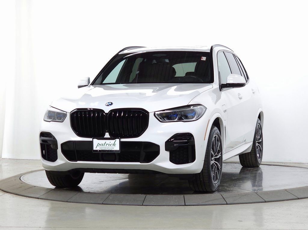 Used 2023 BMW X5 xDrive45e w/ Executive Package image 3