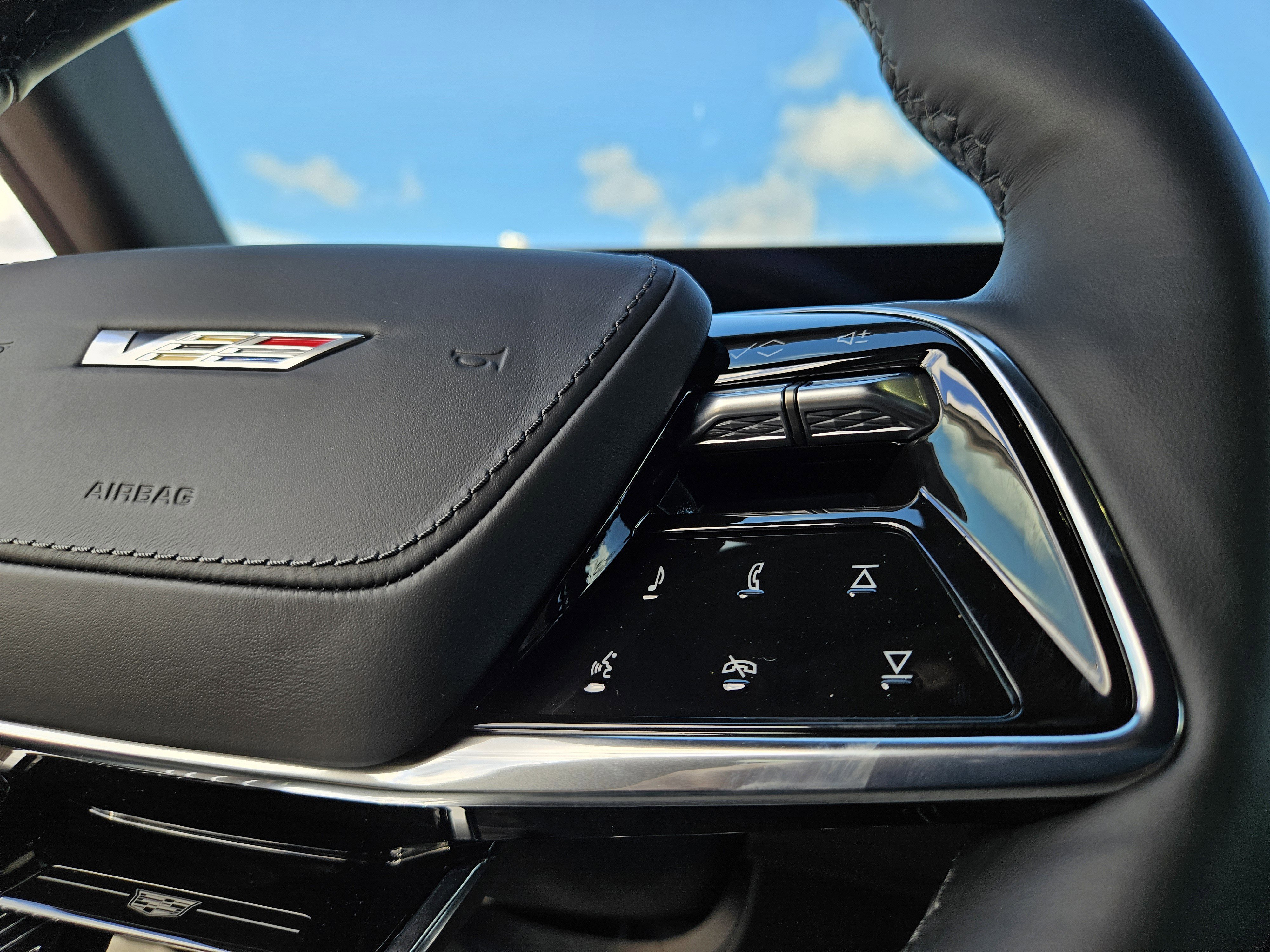 New 2026 Cadillac Lyriq V w/ Exterior Carbon Fiber Package image 33