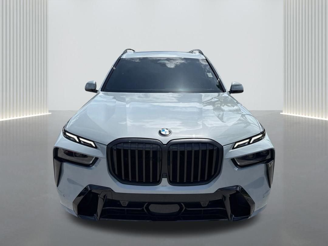 Used 2025 BMW X7 xDrive40i w/ M Sport Package AWD/4WD image 2