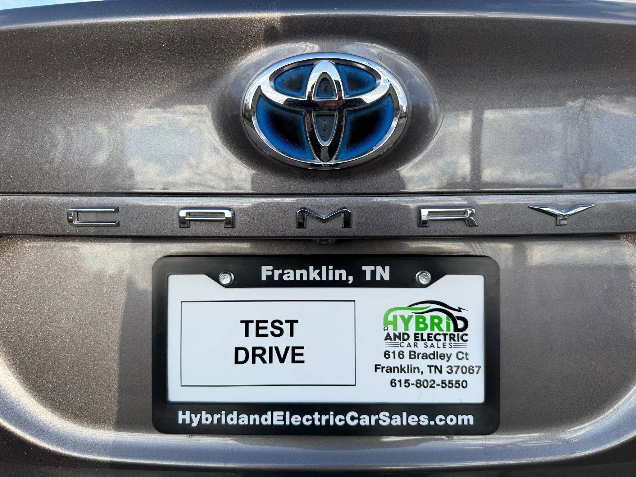 Used 2020 Toyota Camry LE image 3