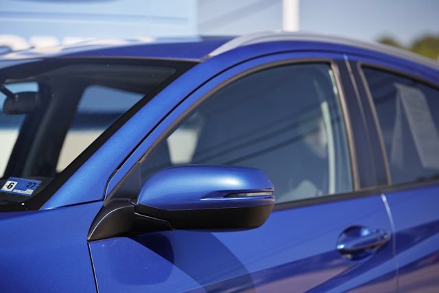 Used 2021 Honda HR-V EX image 3
