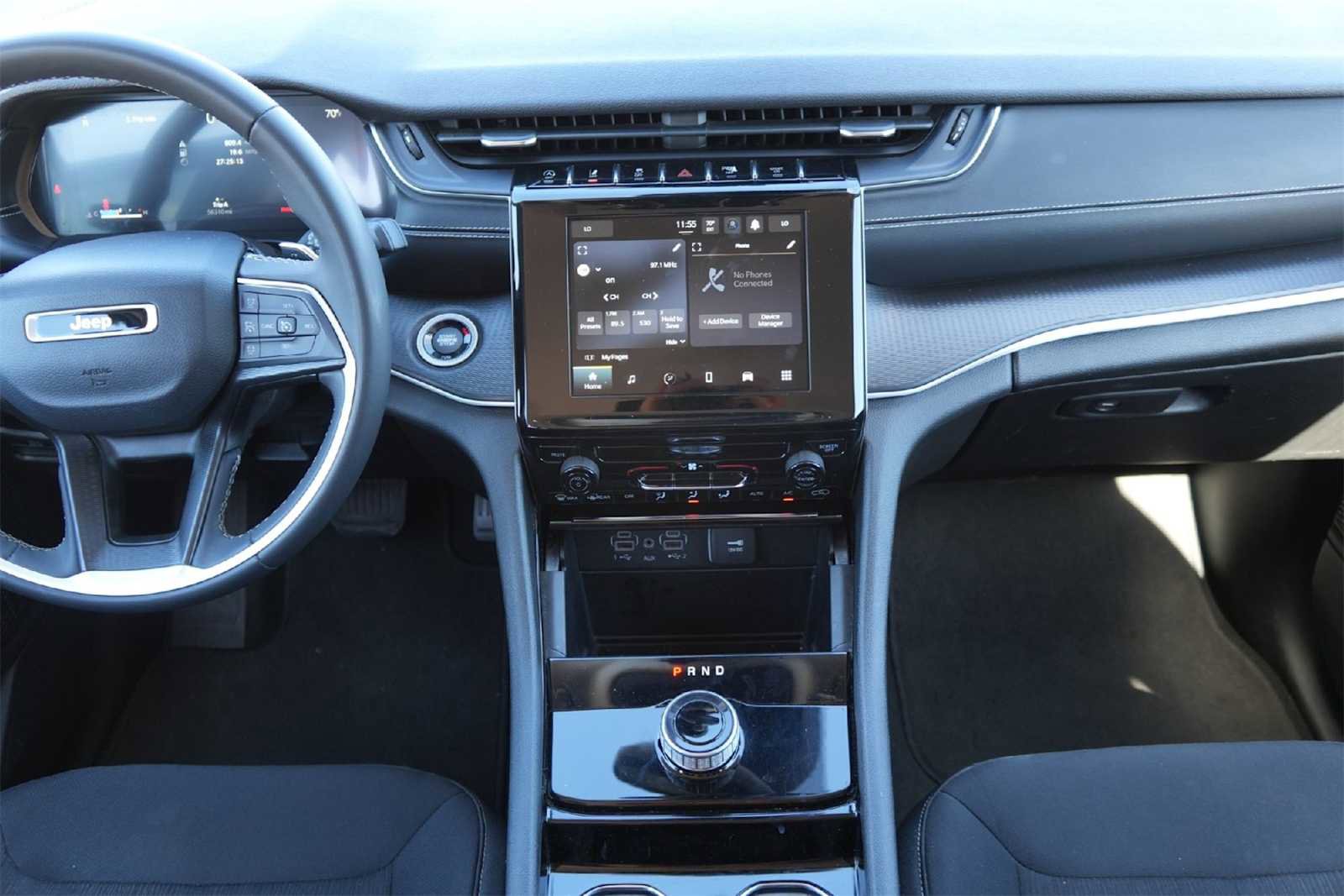 Used 2023 Jeep Grand Cherokee Laredo image 10