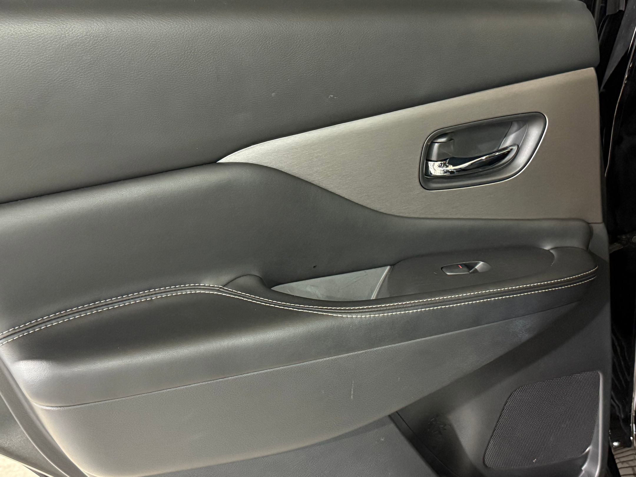 Used 2020 Nissan Murano SV image 29