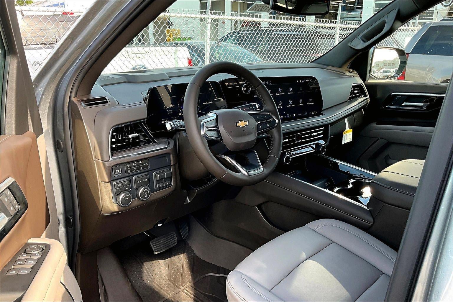 New 2026 Chevrolet Suburban LT w/ Comfort Package AWD/4WD image 7