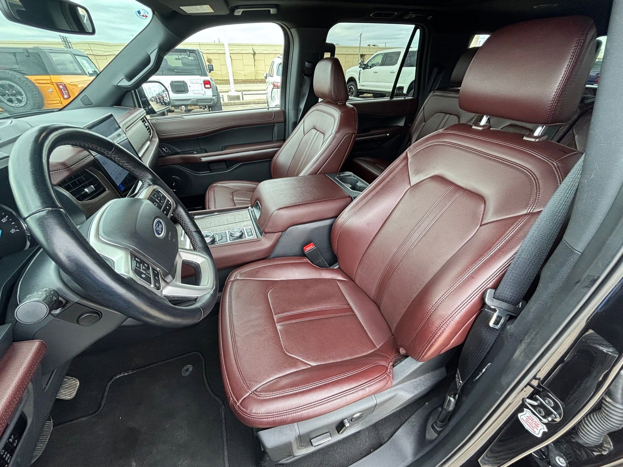 Used 2024 Ford Expedition Limited image 16