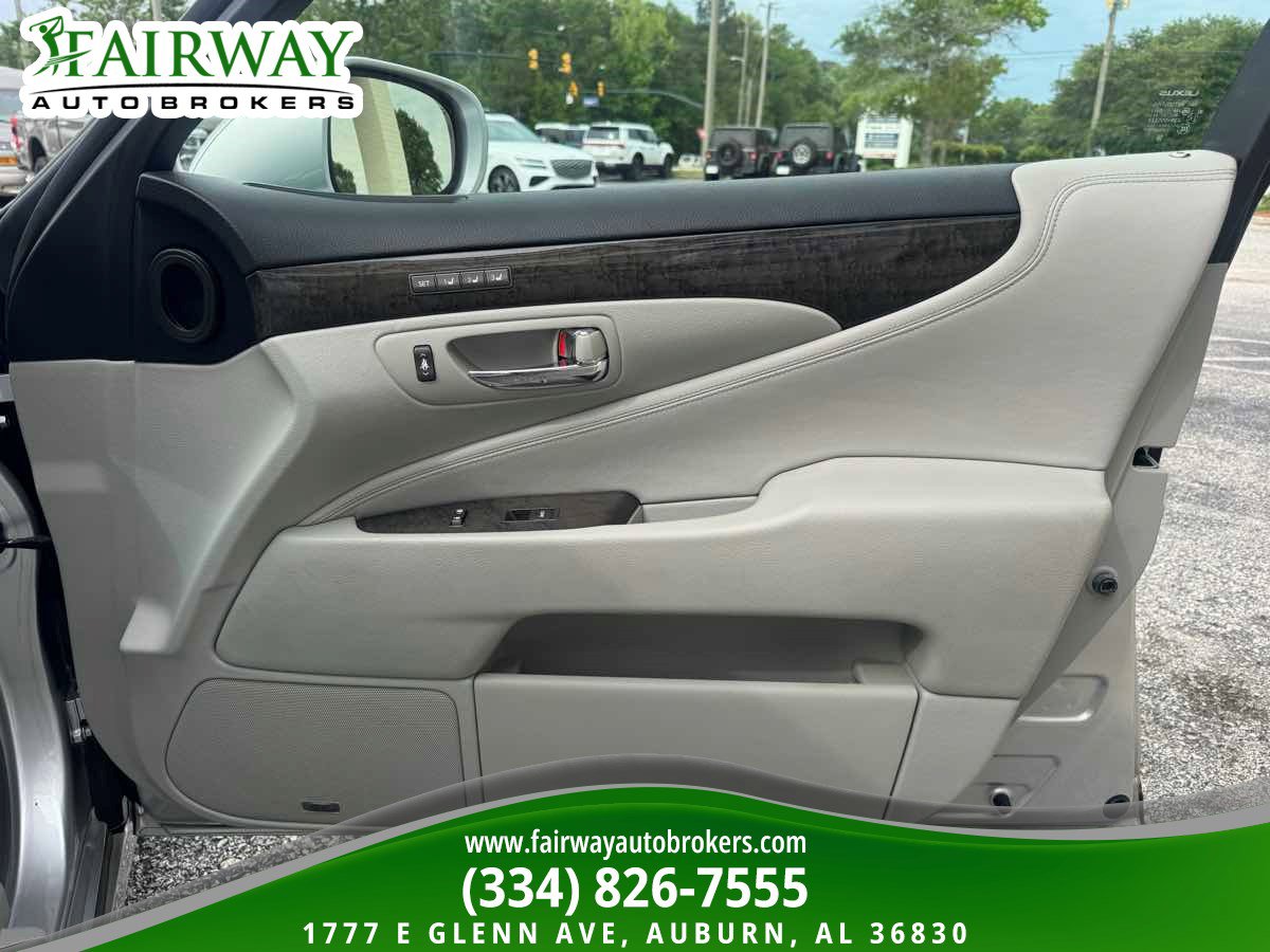 Used 2012 Lexus LS 460 w/ Luxury Value Edition RWD image 32
