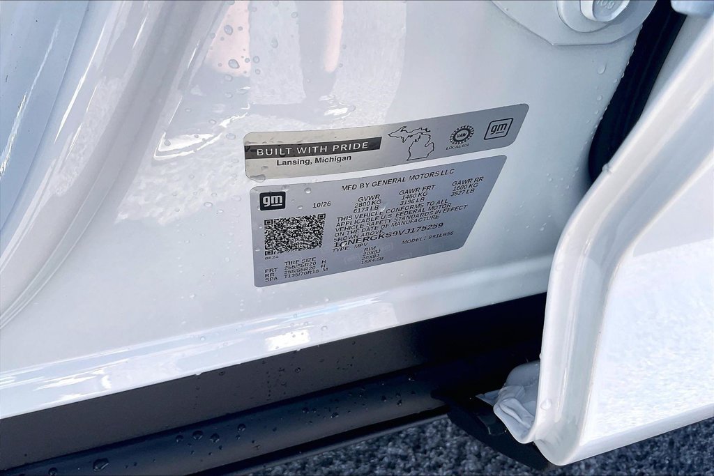 New 2027 Chevrolet Traverse LT w/ Driver Confidence Package FWD image 8
