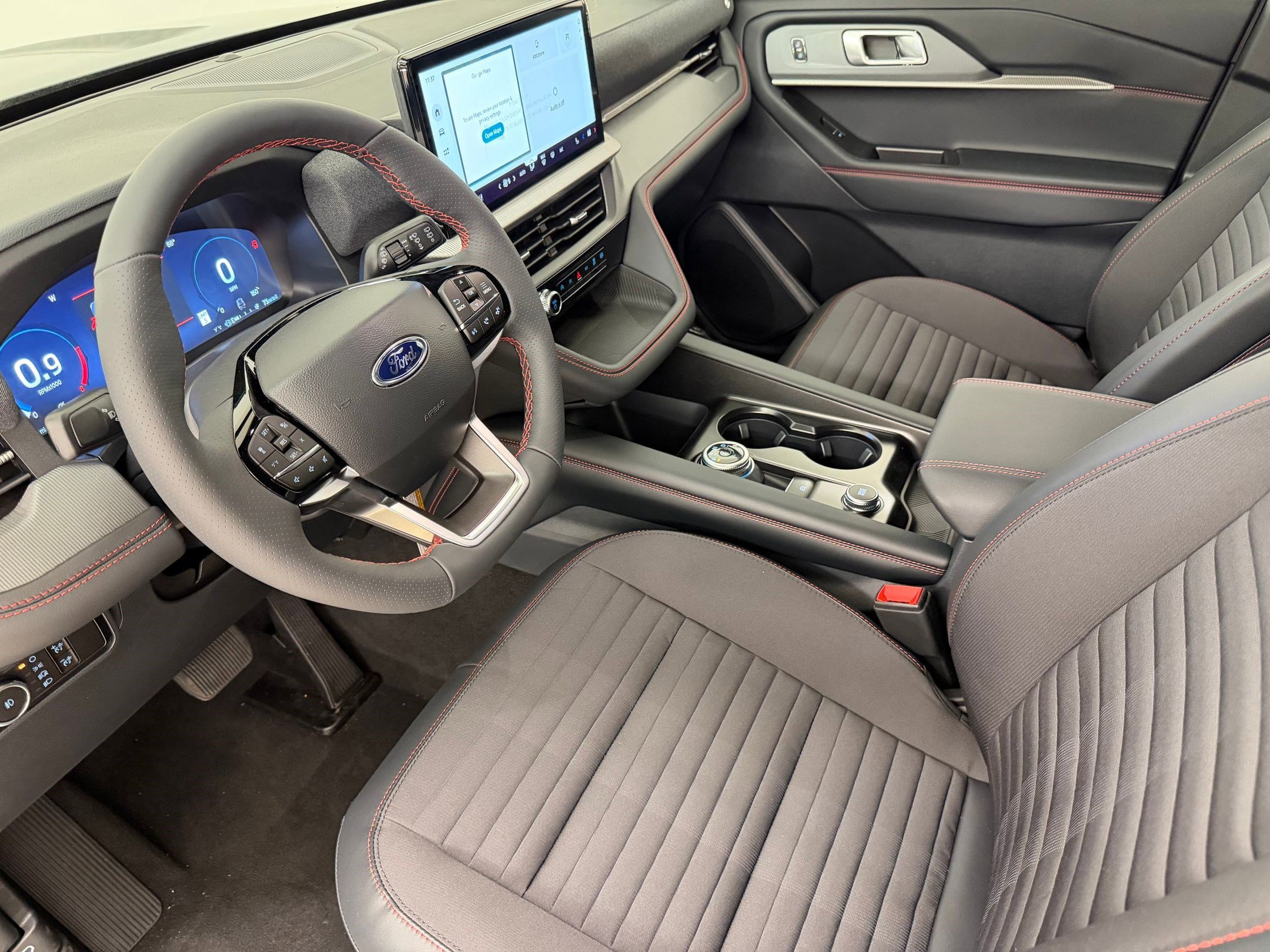 New 2026 Ford Explorer ST-Line w/ ST-Line Street Pack image 4