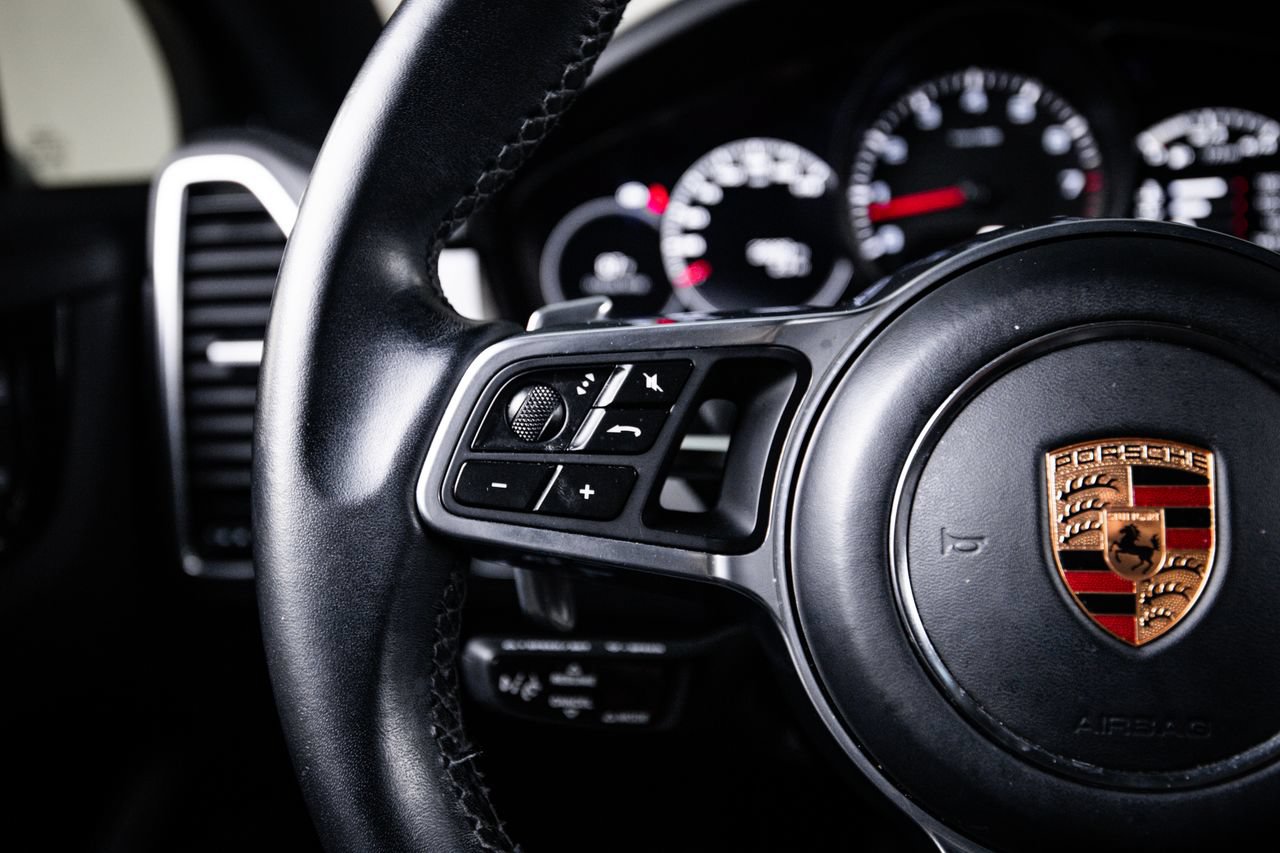 Certified 2023 Porsche Cayenne Platinum Edition AWD/4WD image 17