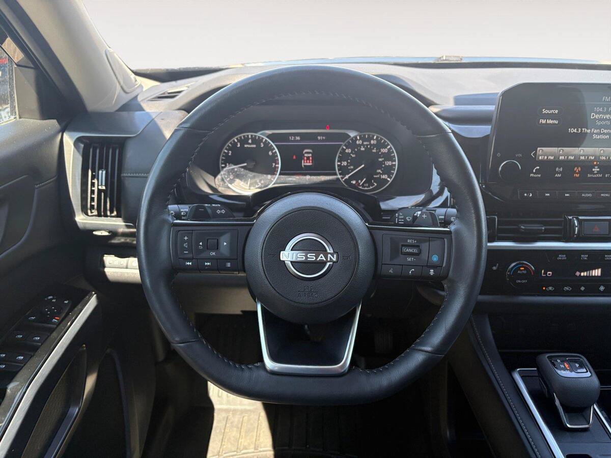 Used 2024 Nissan Pathfinder SL w/ SL Premium Package AWD/4WD image 12