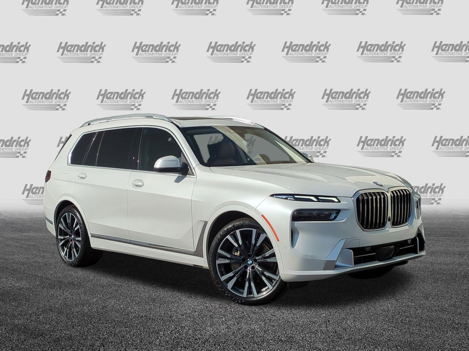 Used 2024 BMW X7 xDrive40i image 2
