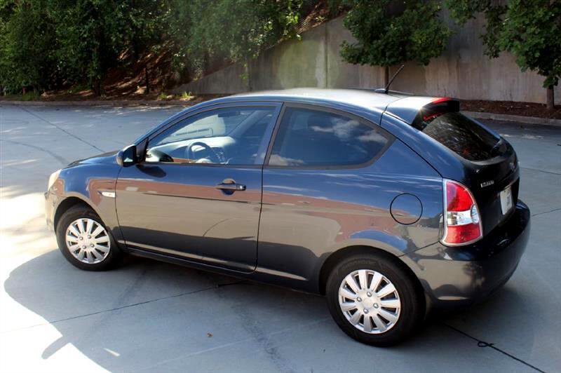 Used 2011 Hyundai Accent GS image 3