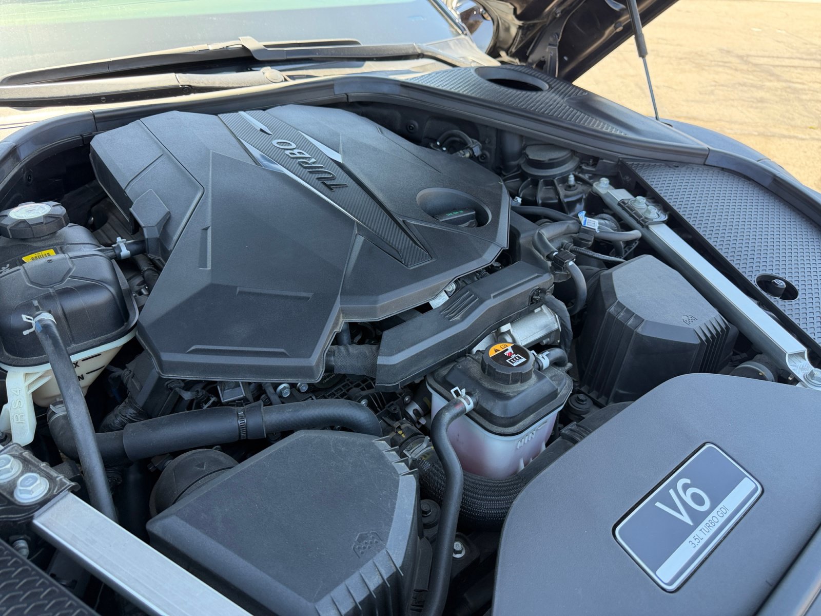 Used 2025 Genesis G90 3.5T AWD/4WD image 26