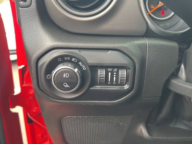 Used 2022 Jeep Gladiator Willys image 6