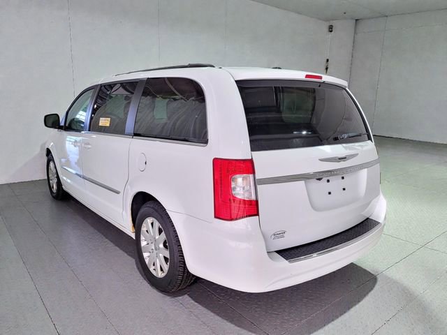 Used 2015 Chrysler Town & Country Touring w/ Driver Convenience Group image 19