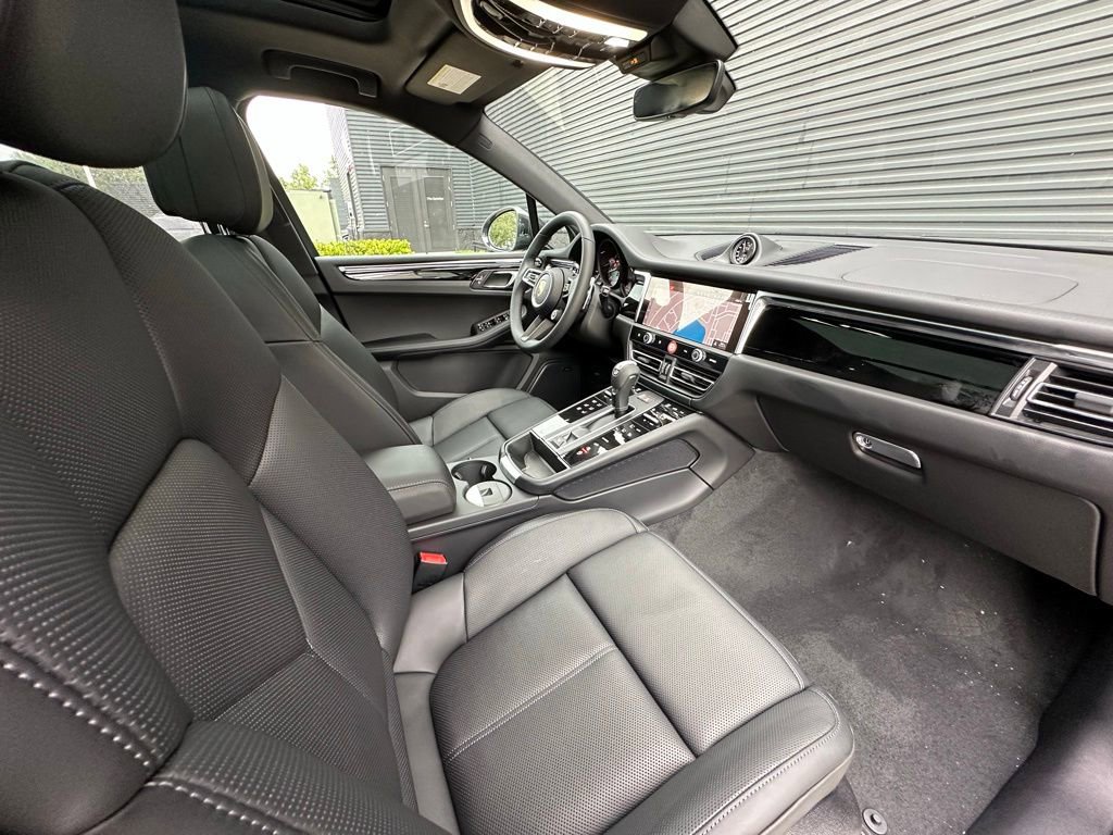 Used 2026 Porsche Macan S AWD/4WD image 38