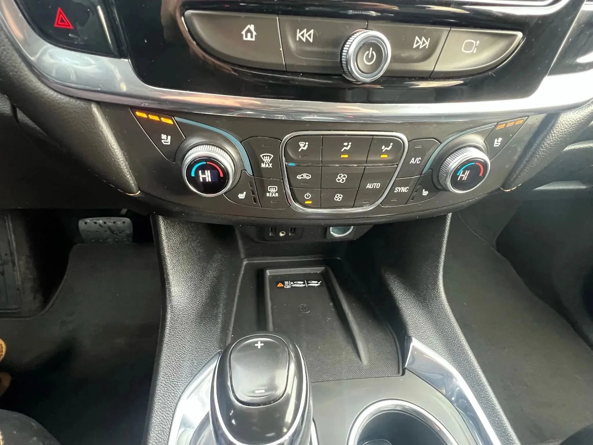 Used 2019 Chevrolet Traverse Premier AWD/4WD image 19