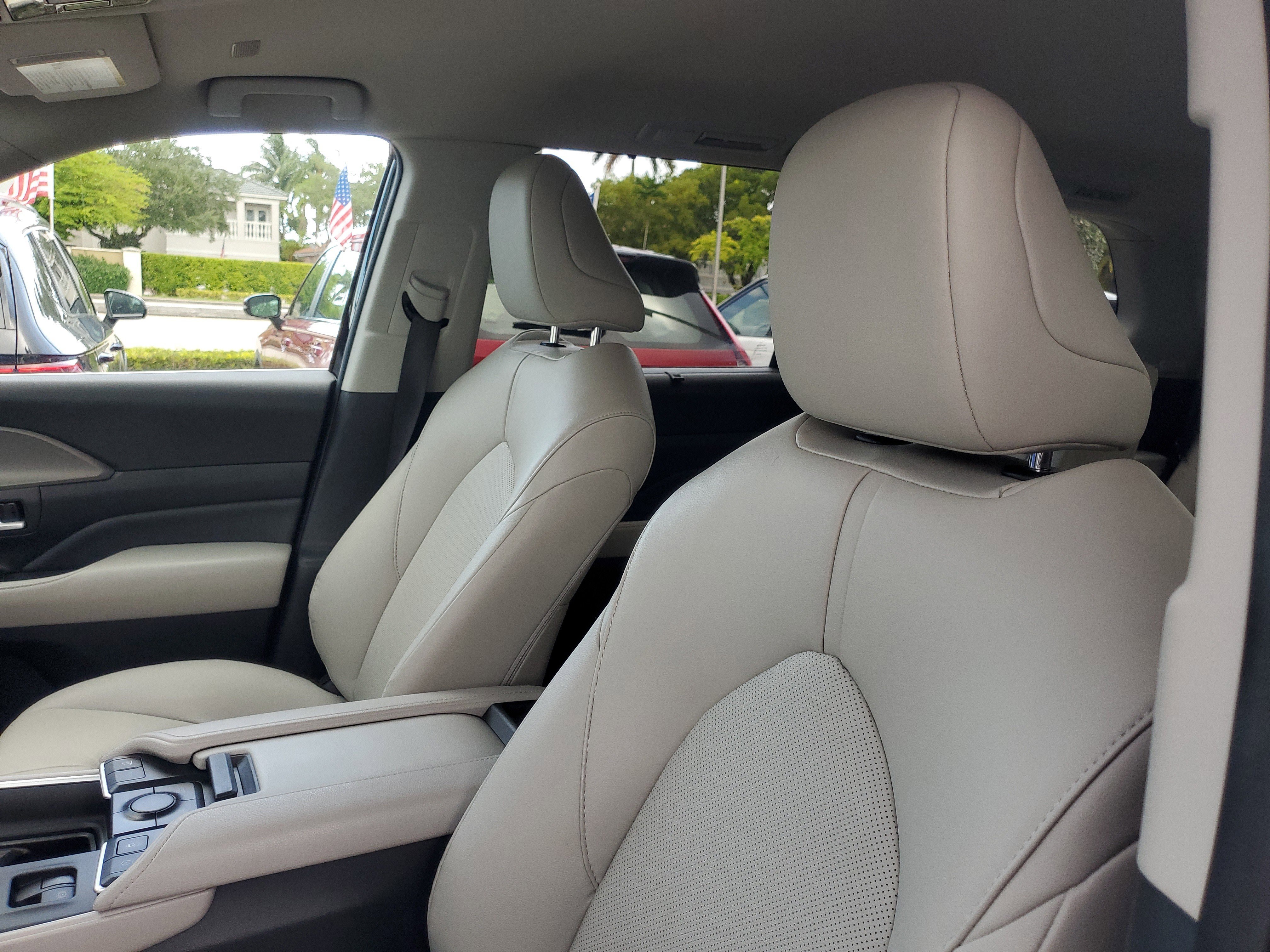 Used 2024 Toyota Grand Highlander XLE image 21