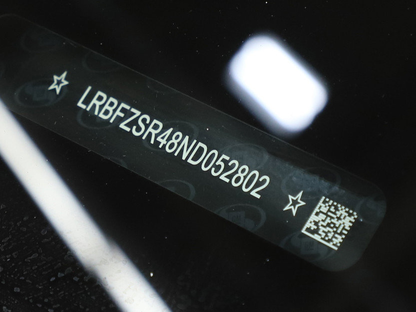 Used 2022 Buick Envision Avenir w/ Technology Package II image 32