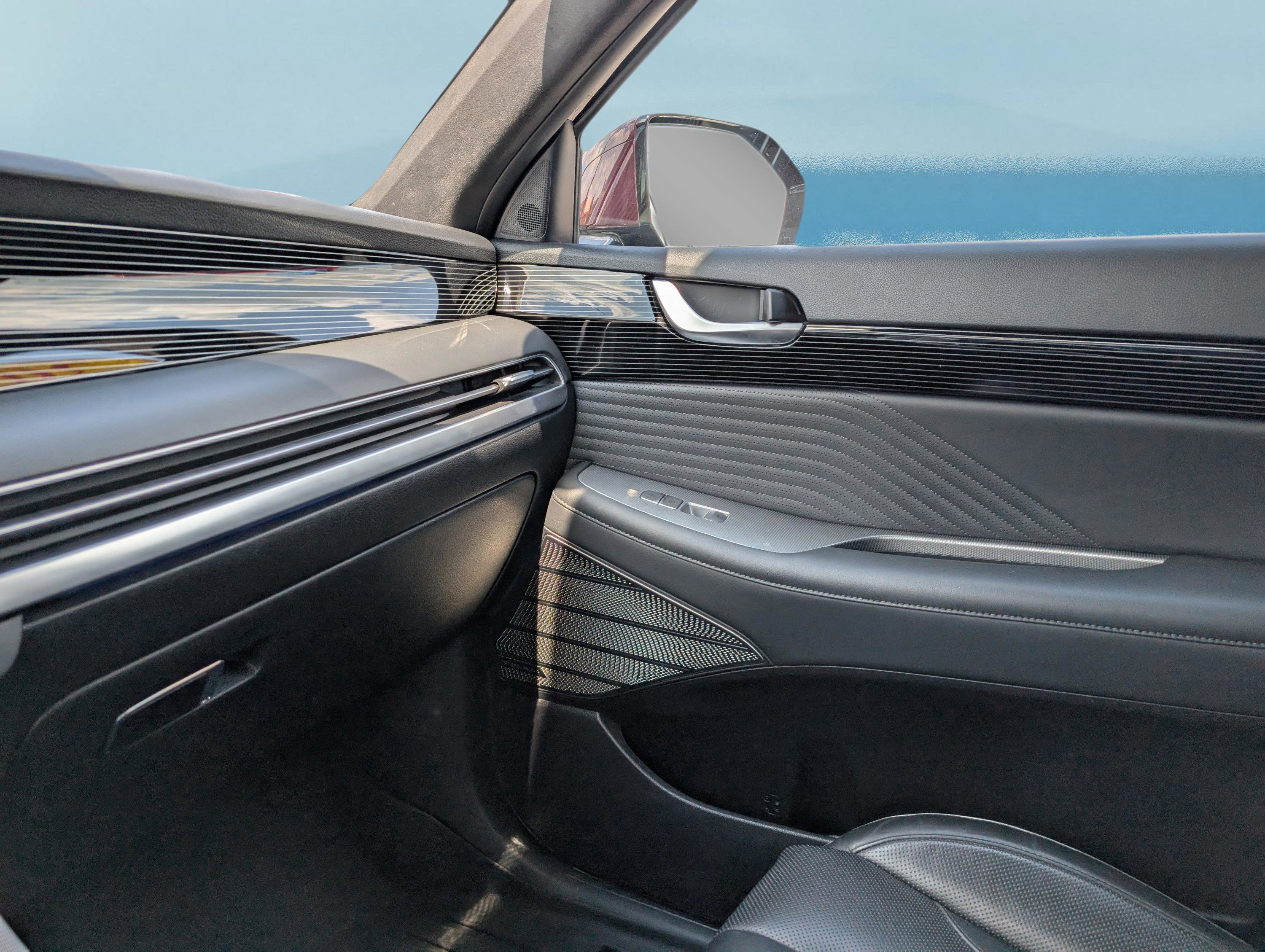 Used 2023 Hyundai Palisade Calligraphy image 32