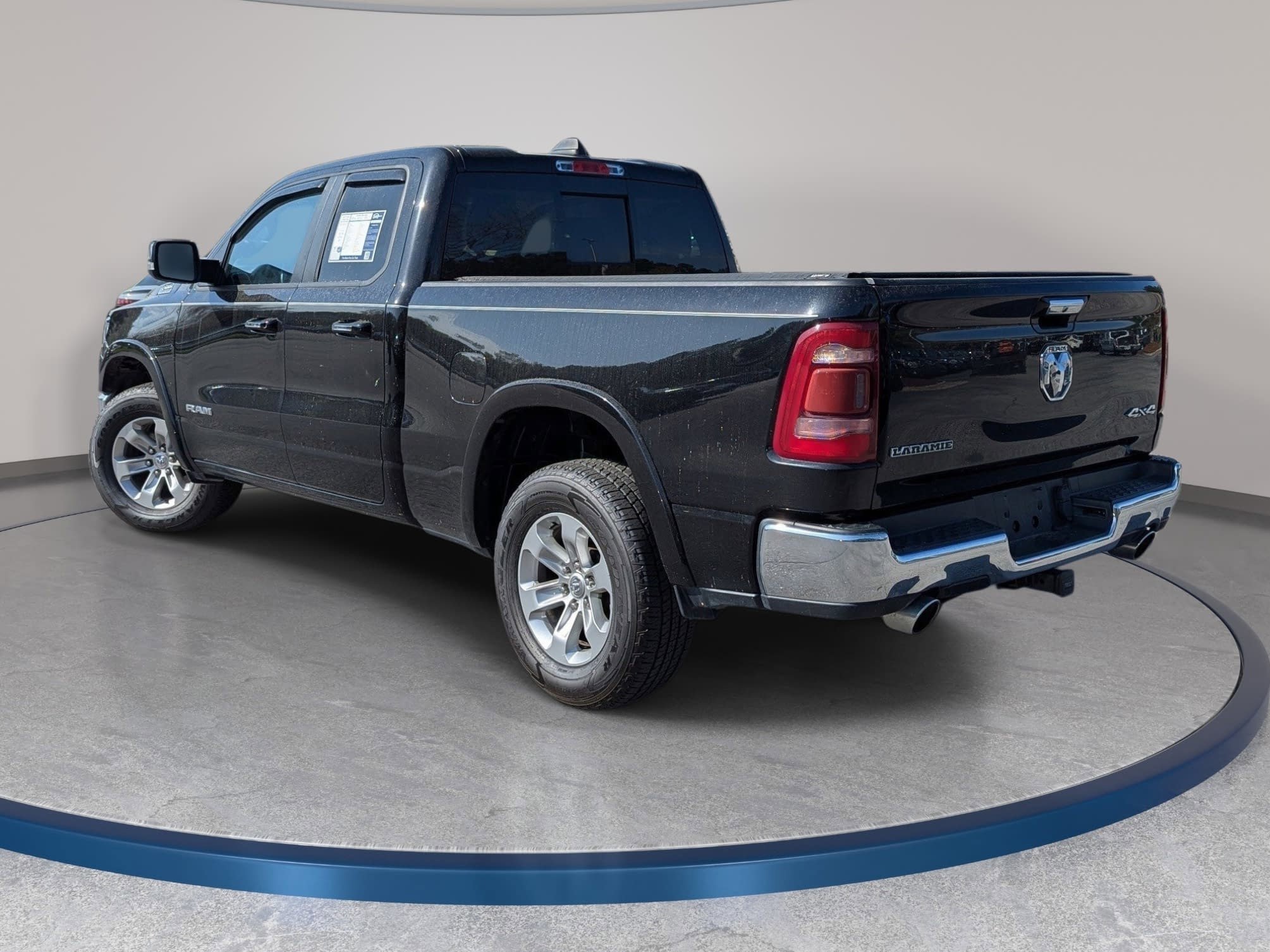 Used 2020 RAM 1500 Laramie AWD/4WD image 7