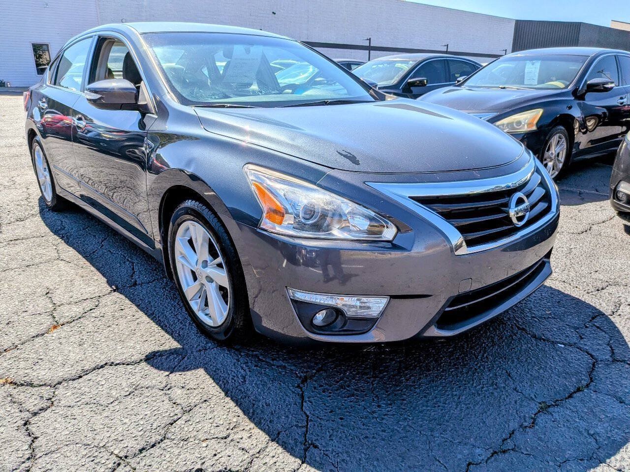 Used 2013 Nissan Altima 2.5 SL w/ Technology Pkg FWD image 10