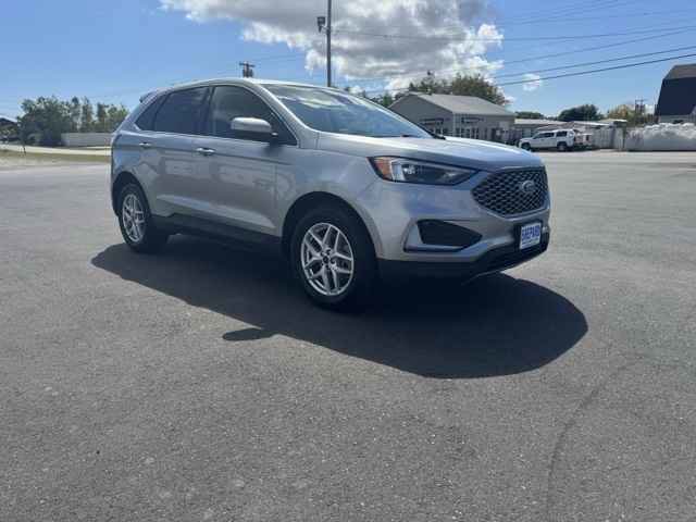 Used 2023 Ford Edge SEL image 3