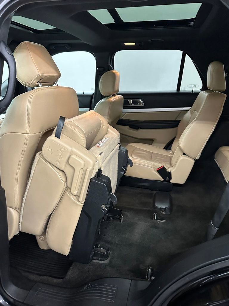 Used 2016 Ford Explorer XLT w/ Equipment Group 202A image 30